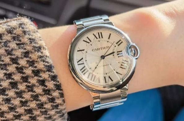 卡地亞手表起霧是怎么回事？（卡地亞手表起霧處理方法）