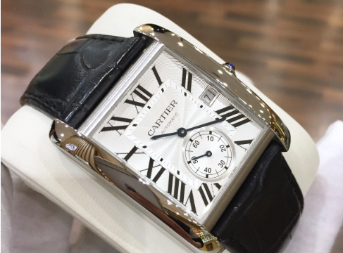 為什么卡地亞手表要進(jìn)行洗油保養(yǎng)？（卡地亞手表洗油保養(yǎng)的原因）