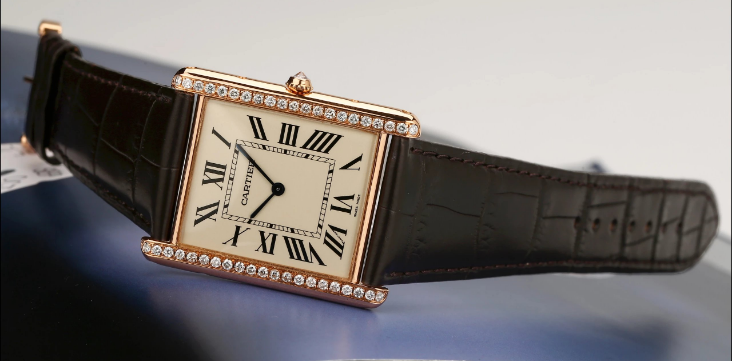 如何保養(yǎng)卡地亞手表的外觀？（卡地亞手表外觀的保養(yǎng)方法）