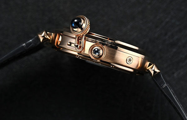 卡地亞腕表不慎進水？速學(xué)專業(yè)解決妙招（圖）